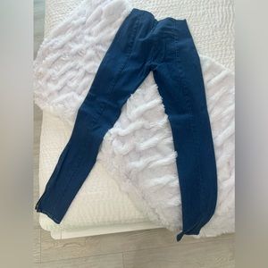 Citizens of Humanity
Dark wash size 26